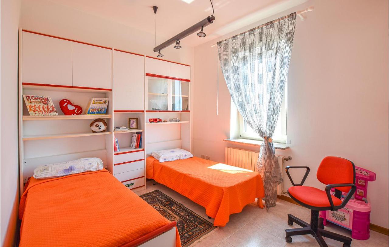 2 Bedroom Cozy Apartment In Grado Exterior foto